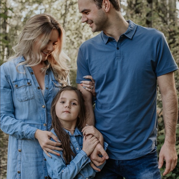 Meet your Posher, Demi - Picture 3 of 9